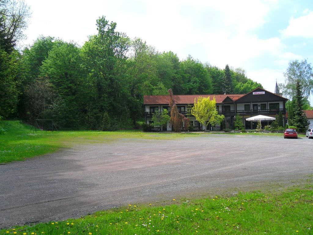 Motel Zur Festwiese Gierstädt Exteriér fotografie